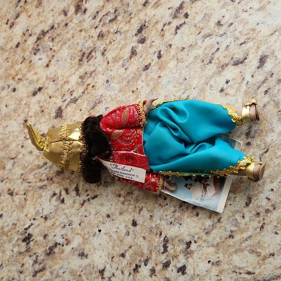 Vintage Madame Alexander Thailand Doll - Picture 2 of 7